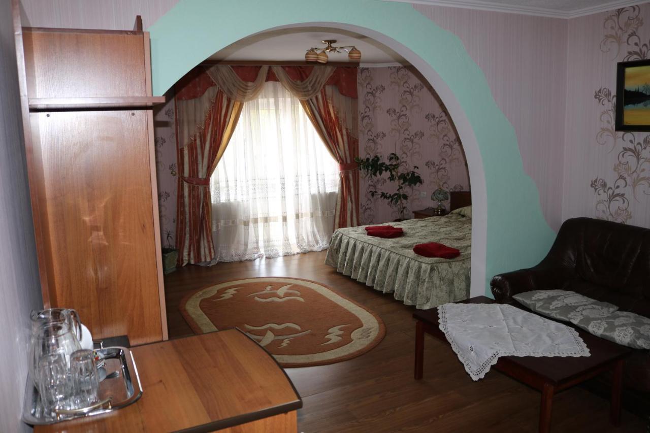 Готель ***Феєрія Tyachiv Εξωτερικό φωτογραφία