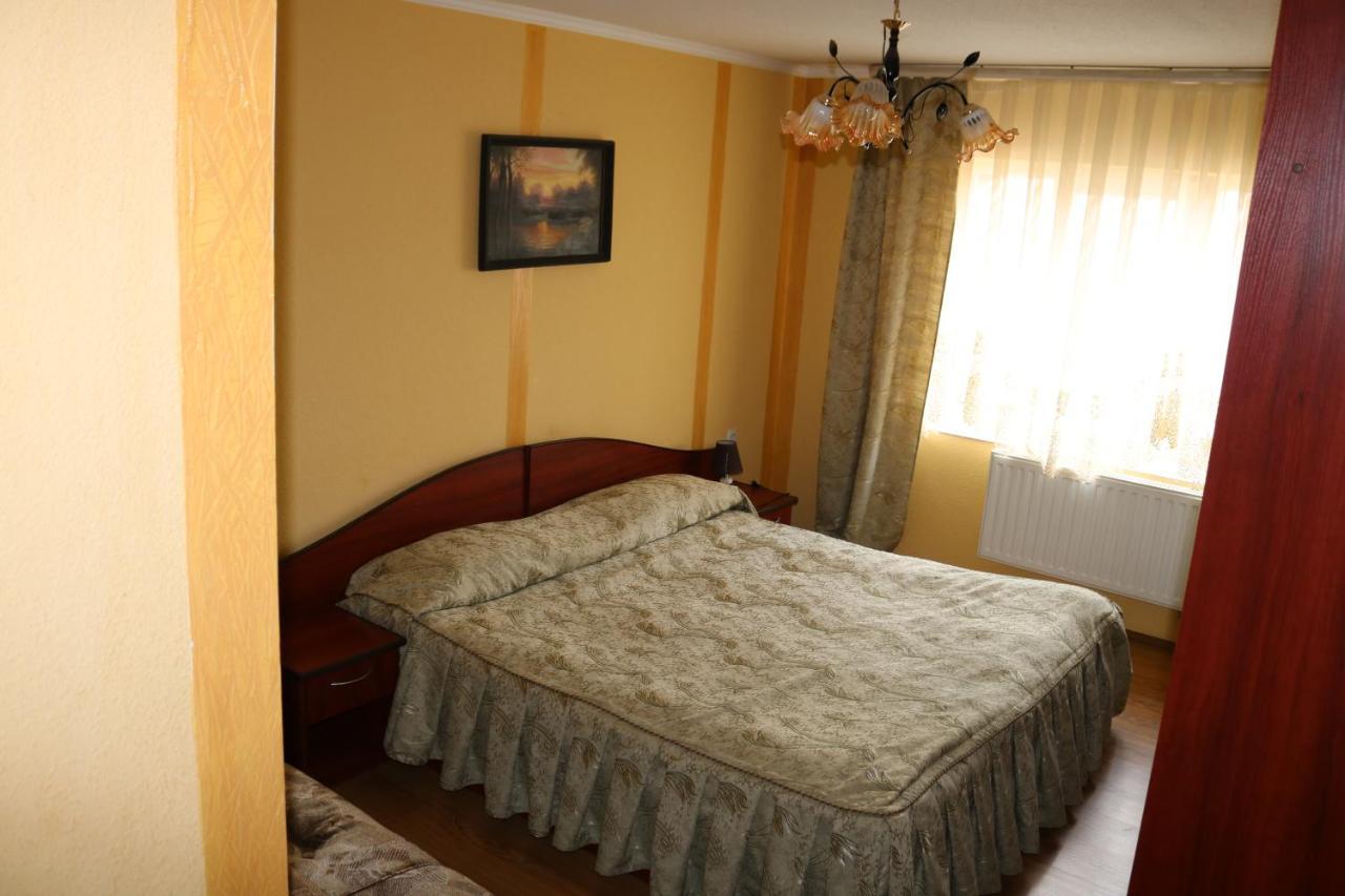 Готель ***Феєрія Tyachiv Εξωτερικό φωτογραφία